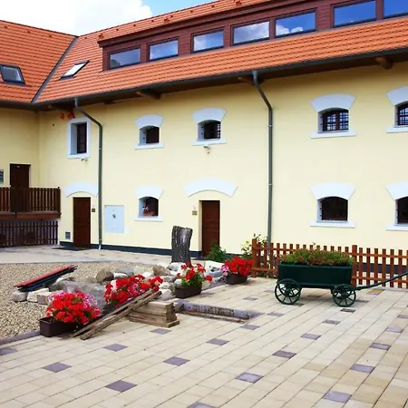 Pod Sluncem 3* Třebíz